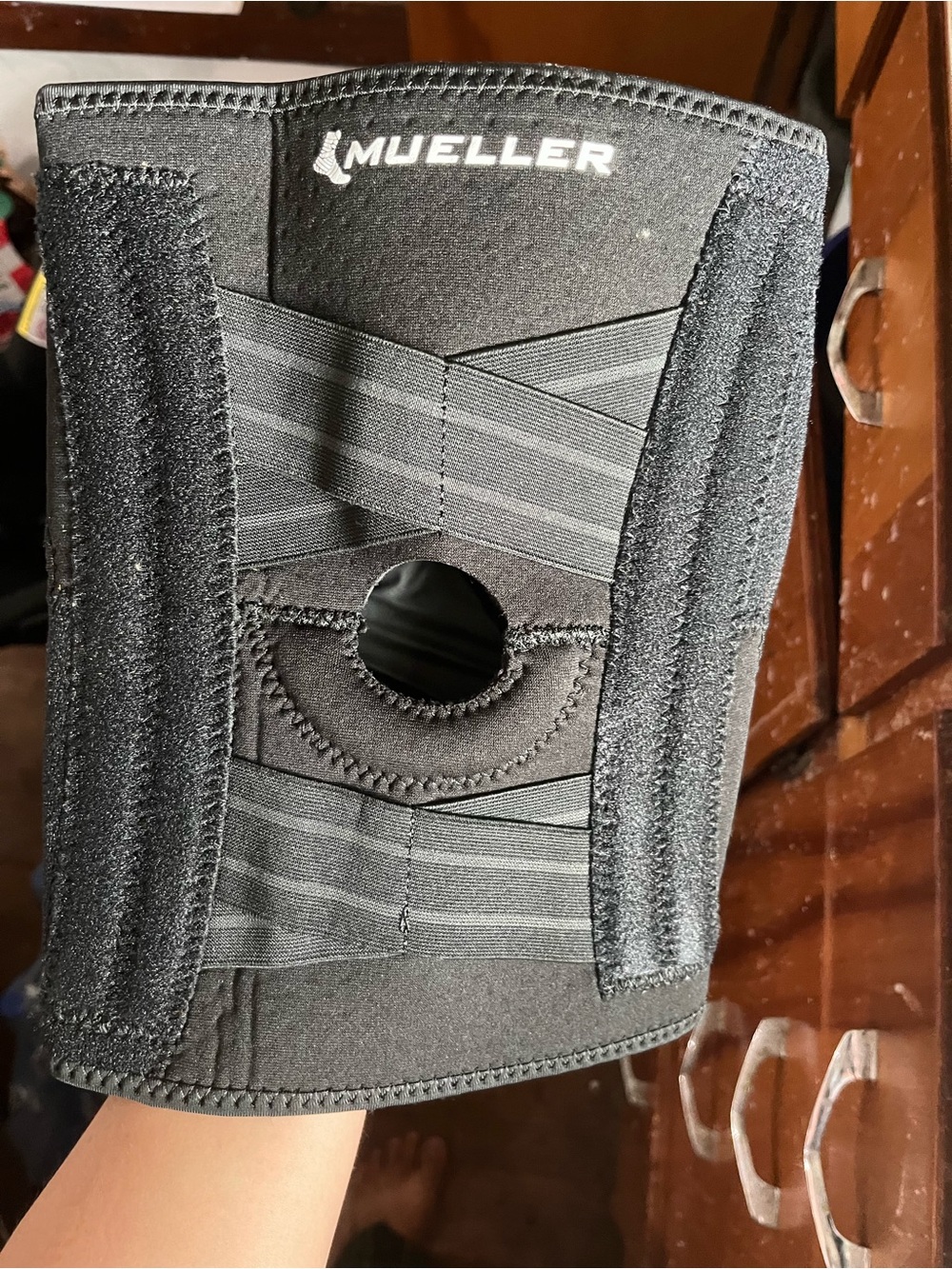 Mueller Black Knee Support Brace with Open Patella